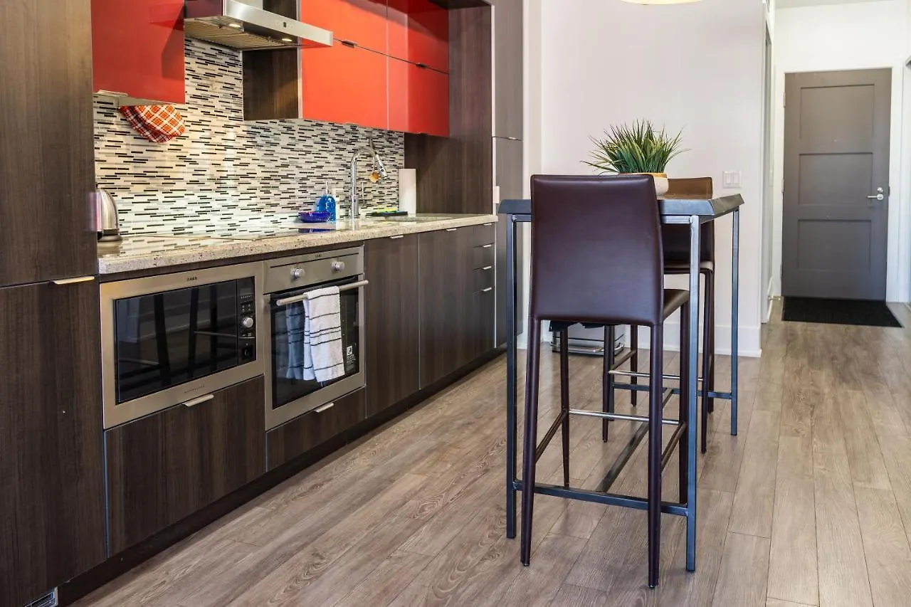 Apartamento Modern Condo Cn Tower View Downtown With Parking Toronto Canadá