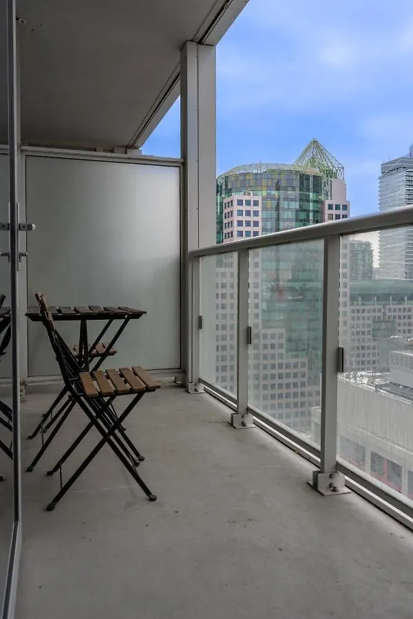 Apartamento Modern Condo Cn Tower View Downtown With Parking Toronto